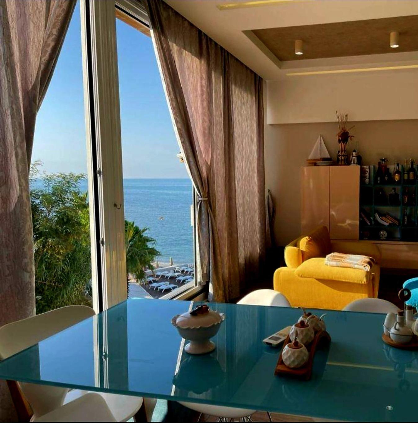 Sea&Sun&Sand Luxury Apartment In Durrës Eksteriør billede